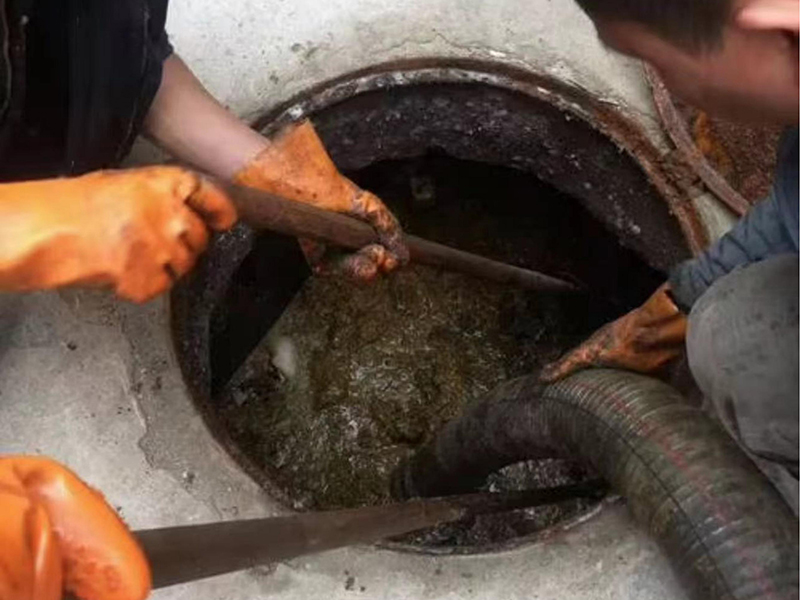 思茅清理化粪池时如何避免沼气的危害?